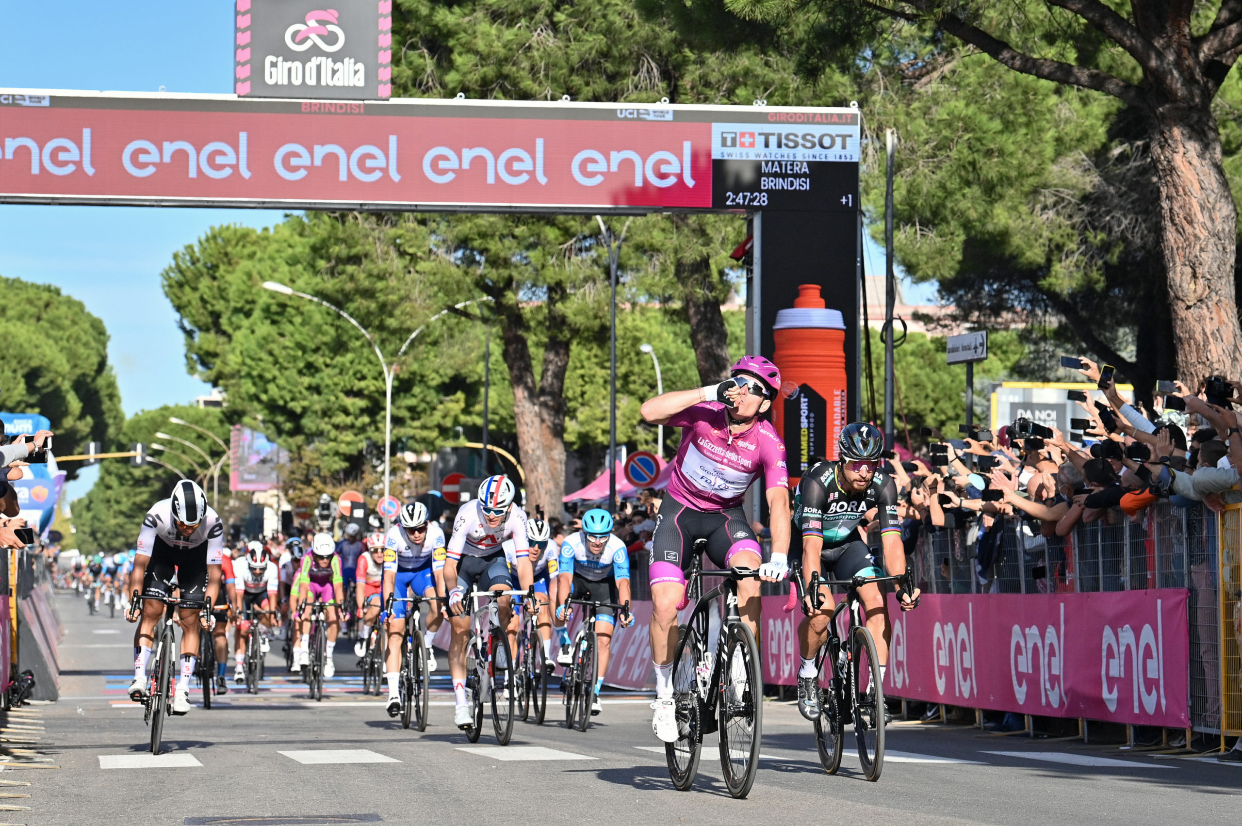 To testet positive for Covid-19 i Giro d’Italia