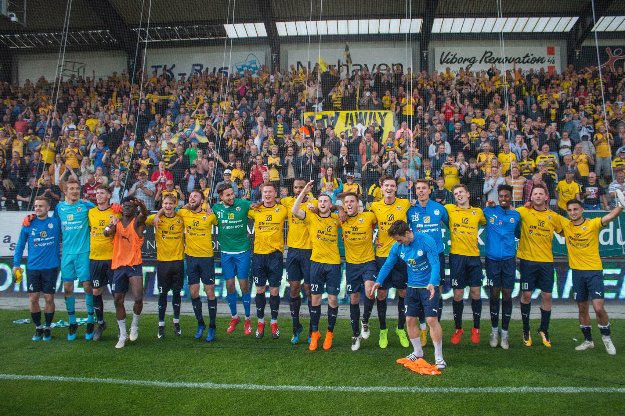 Hobro lejer spiller i Brøndby