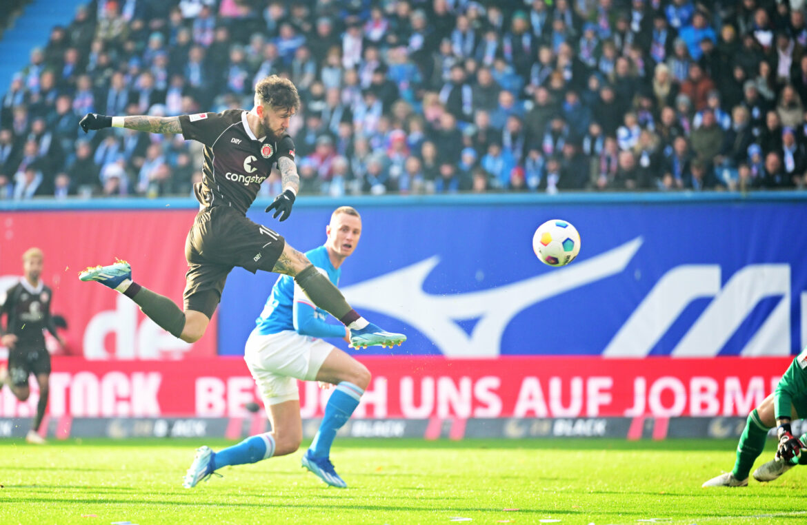 St. Pauli beholder førsteplads efter udebanesejr