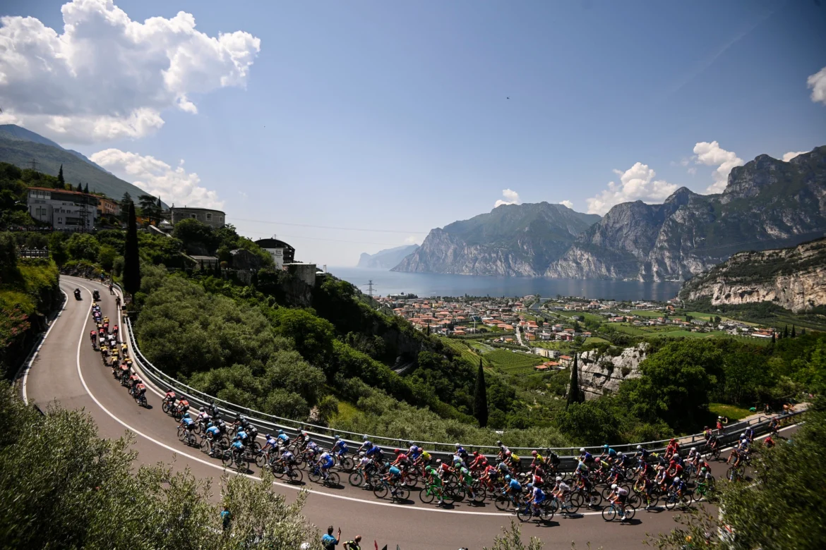 Disse teams deltager i Giro d’Italia 2024